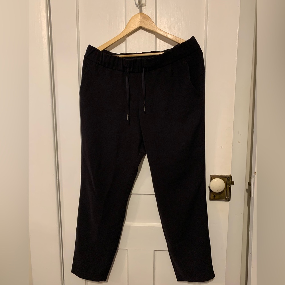 LULULEMON ON THE FLY 7/8 PANT 27" *WOVEN